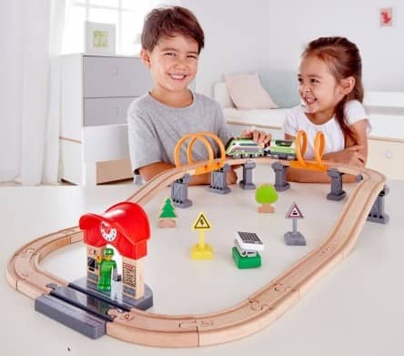 Circuit de train à énergie solaire - Hape